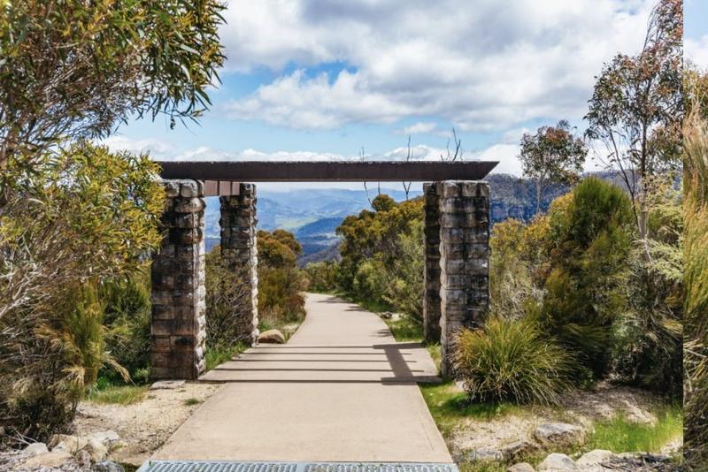 From Sydney Blue Mountains Full-Day Trip with Cruise